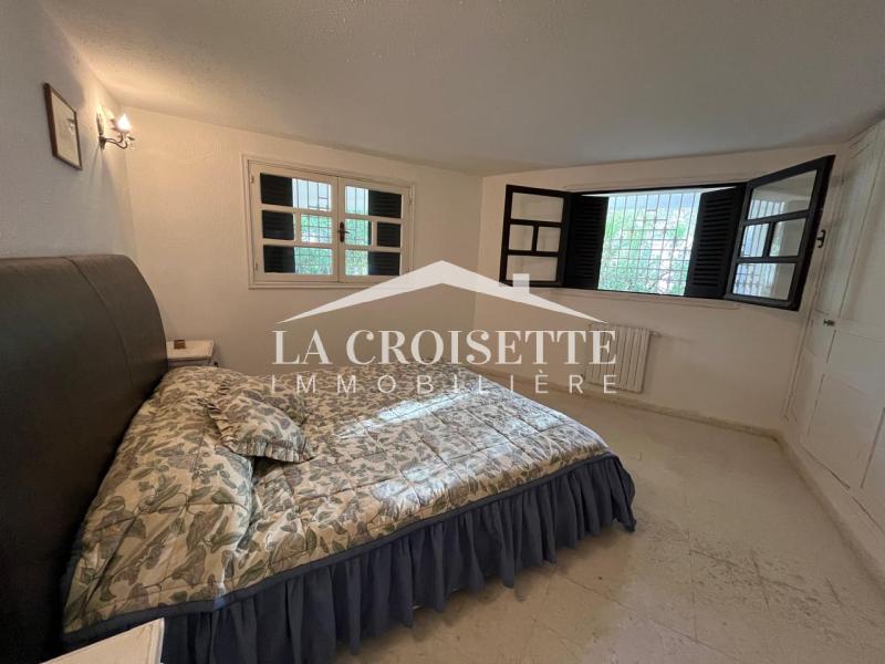 Rez-de-chaussée de villa meublé S+3 avec piscine à Gammarth  
